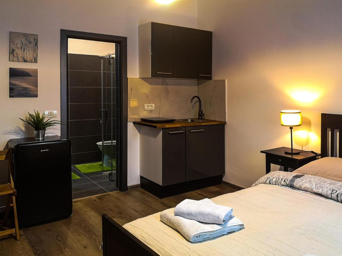 Amzei Studios & Suites Bucarest Esterno foto