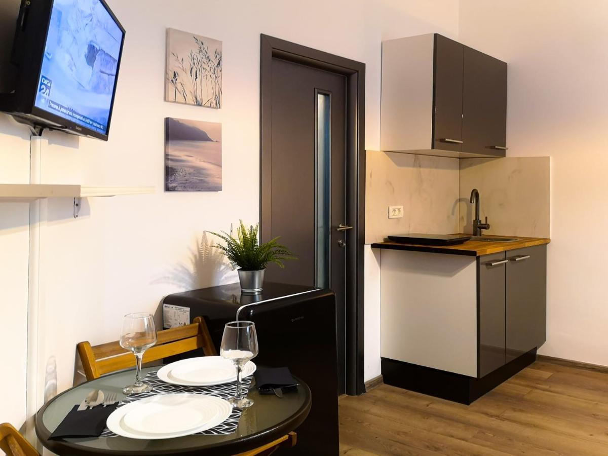 Amzei Studios & Suites Bucarest Esterno foto
