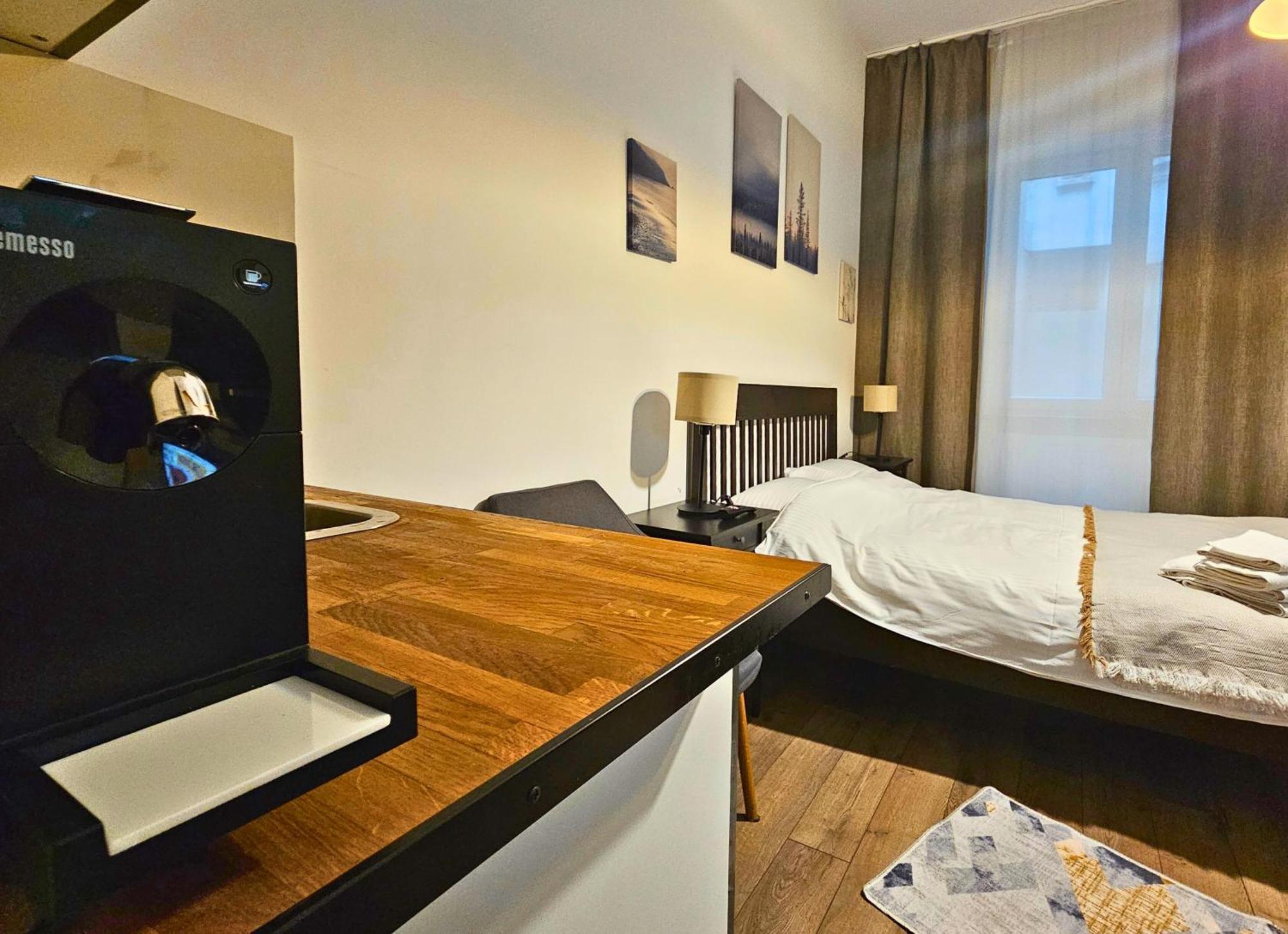 Amzei Studios & Suites Bucarest Esterno foto