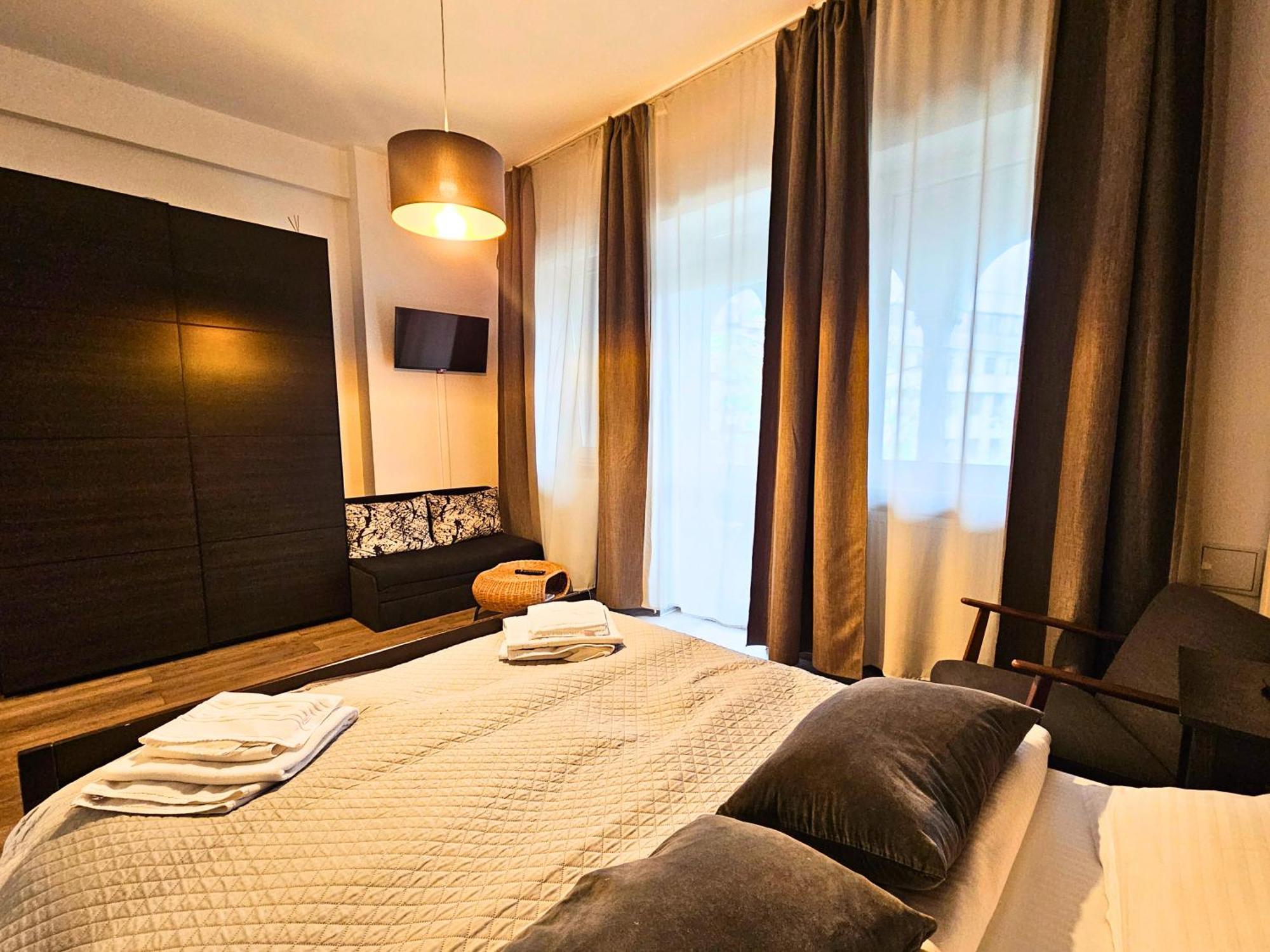 Amzei Studios & Suites Bucarest Esterno foto